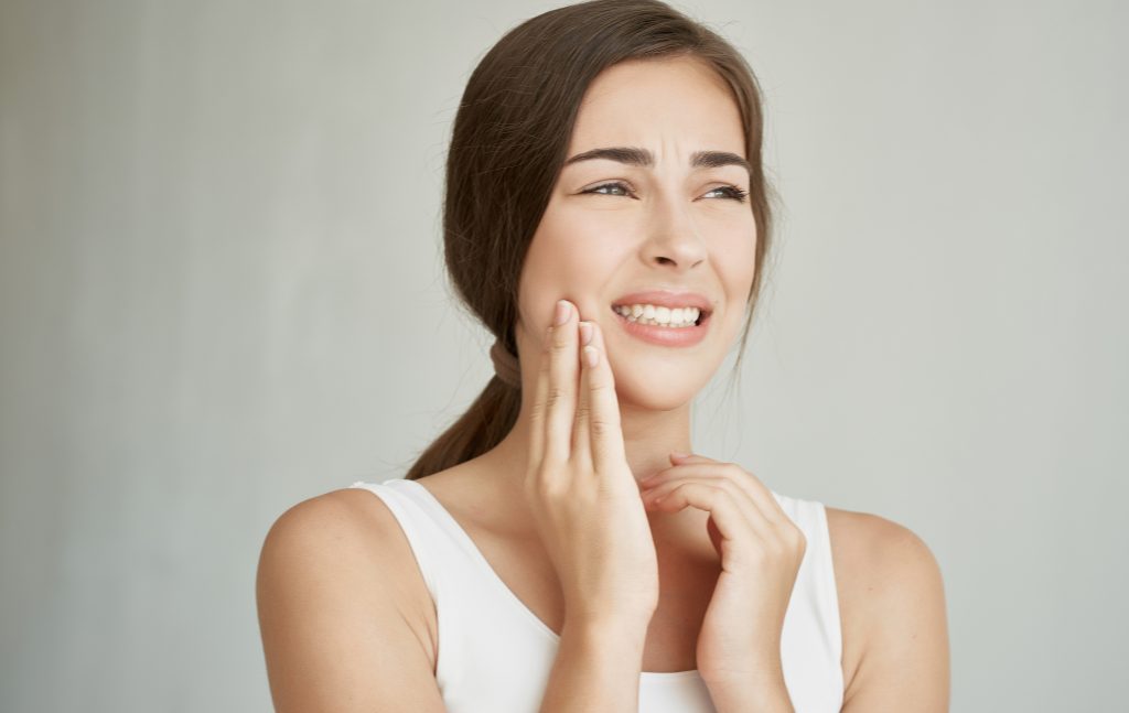 woman with jaw pain