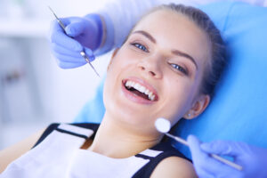El Paso, TX, dentist offers checkups and cleanings 